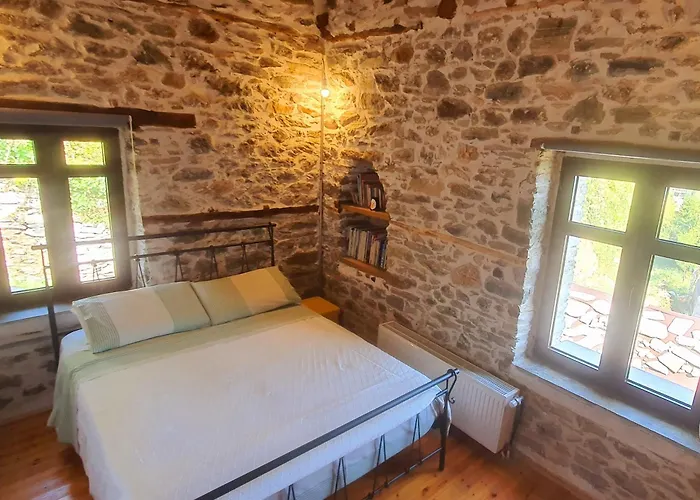 Nyaraló Traditional Stone House In Kissos Pelion *
